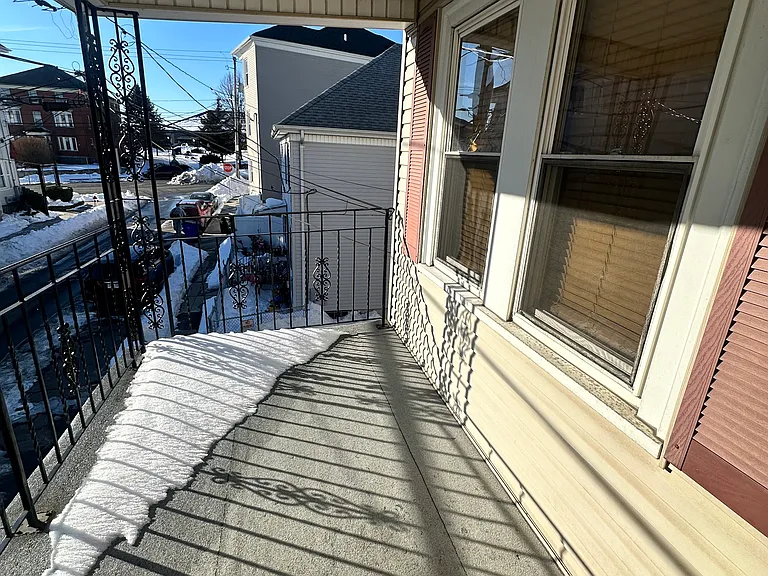 28 Earle St #2 — Photo 3