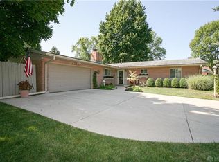 2324 Glenheath Dr, Dayton, OH 45440