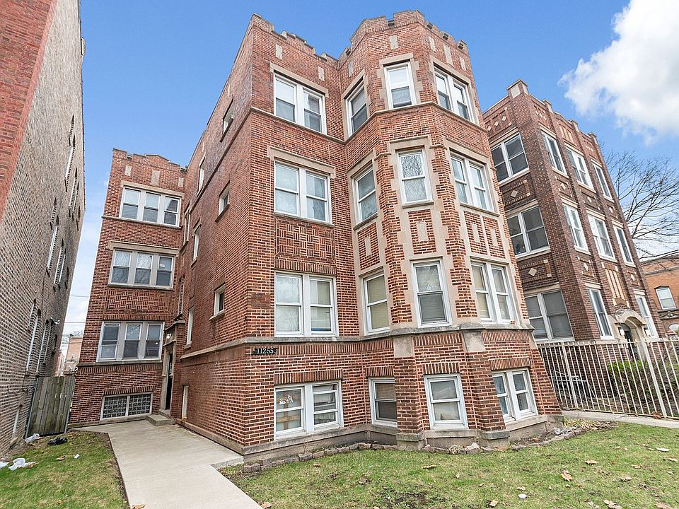 1st image of 11255 S King Dr #2R