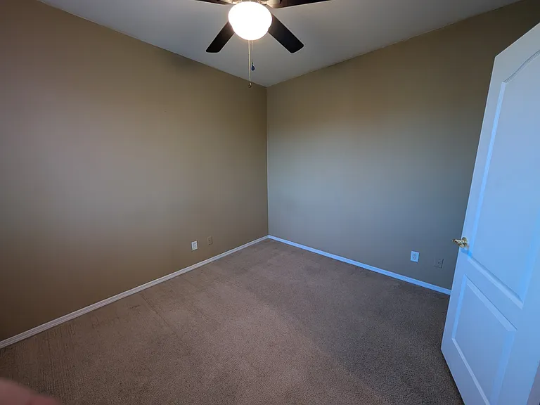 753 W Bordeaux Ln — Photo 18