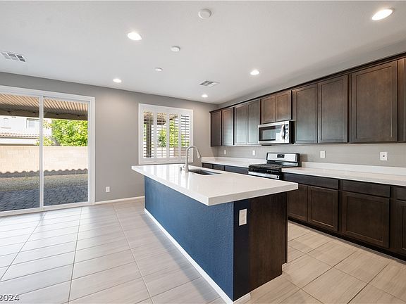 2nd image of 4645 Scent St