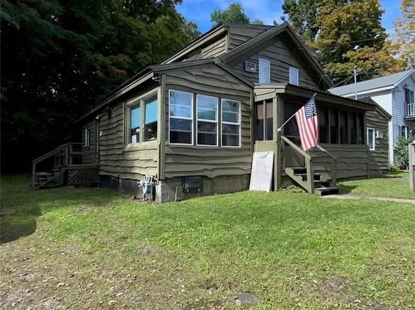 18 River St, Pulaski, NY 13142