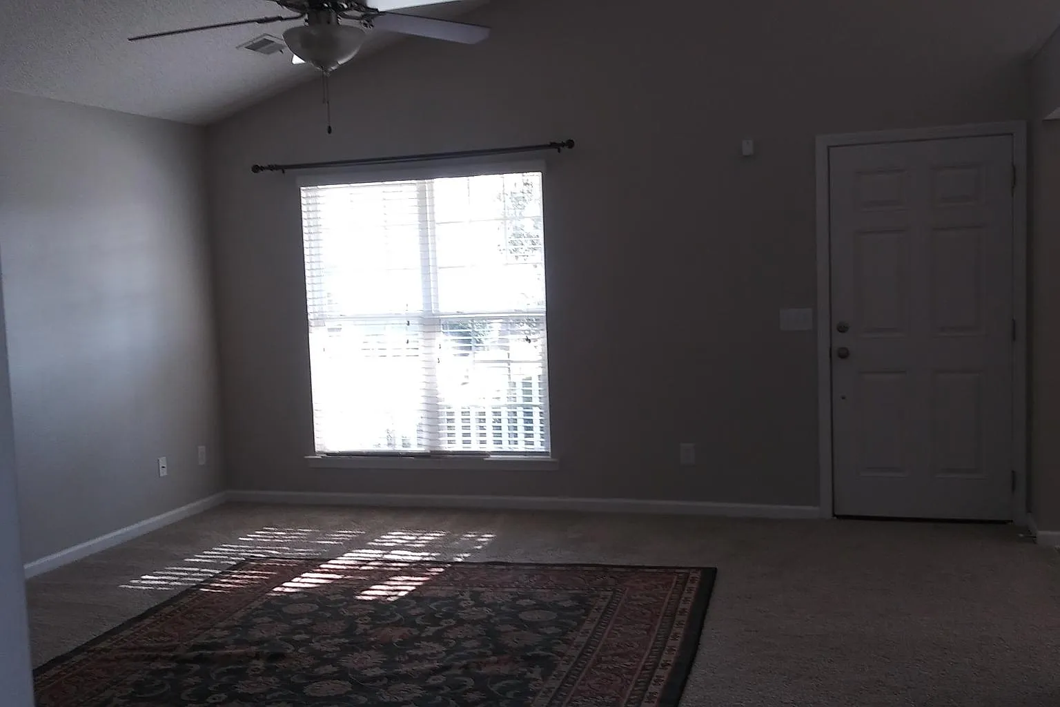 3 bed, 1300 sqft, $1,700 — Photo 4