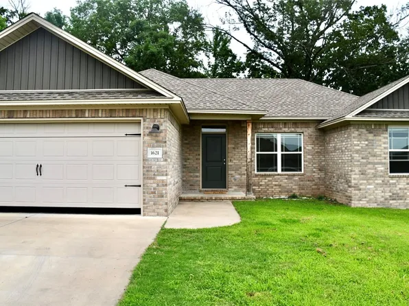 1621 E 8th St, Russellville, AR 72802