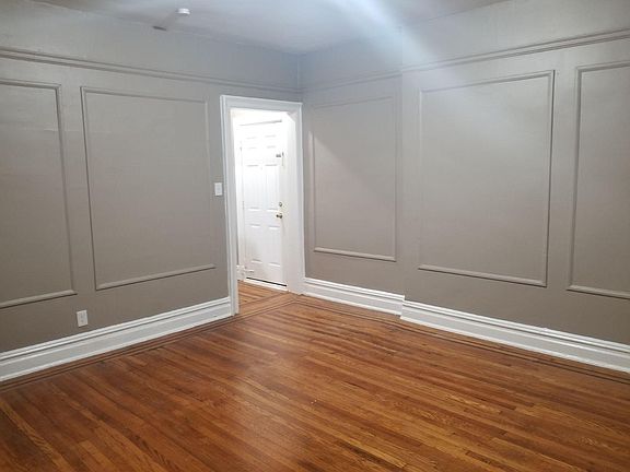 3rd image of 118 Kensington Ave