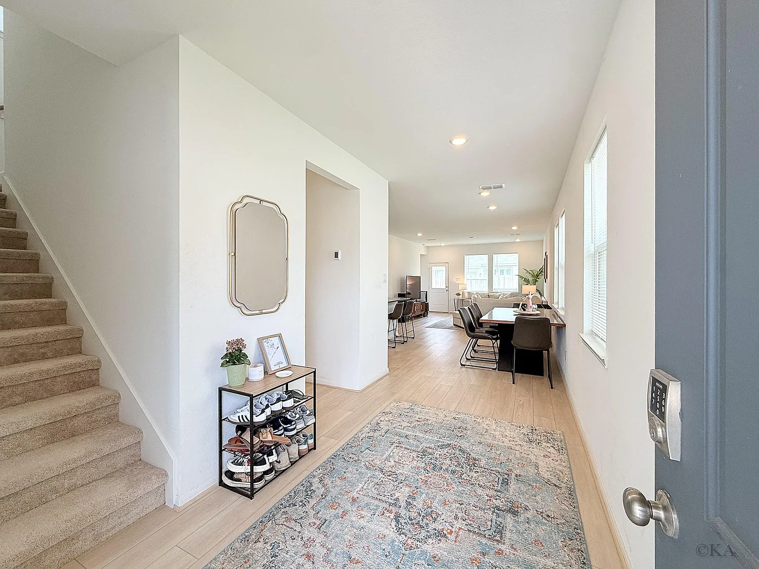 4 bed, 2.5 bath, 2030 sqft, $2,600 — Photo 3