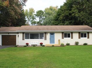 4 Butternut Dr, Pittsford, NY 14534