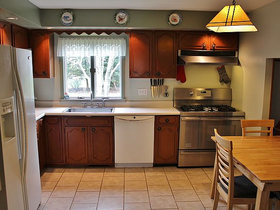 5th image of 757 Mont Vista Ln