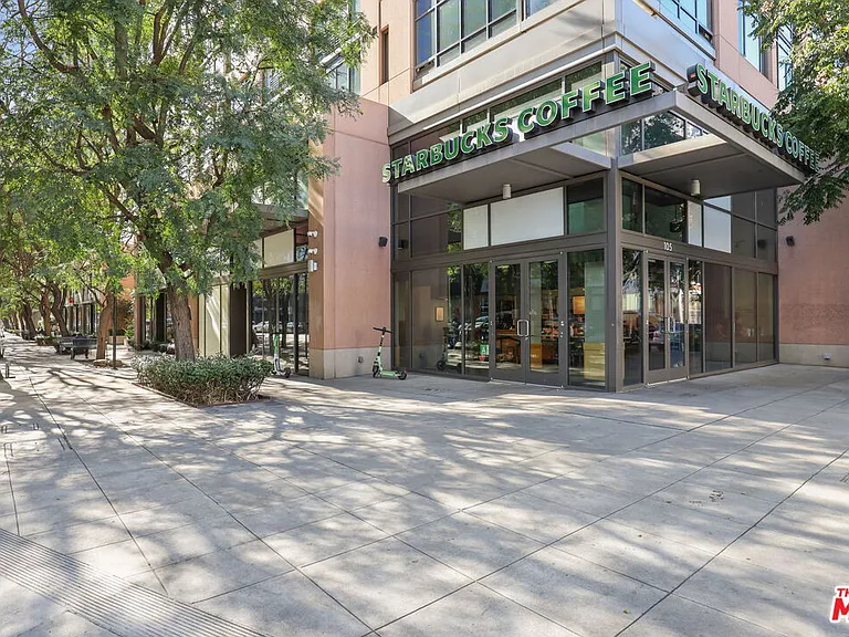 1111 S Grand Ave #916 — Photo 2