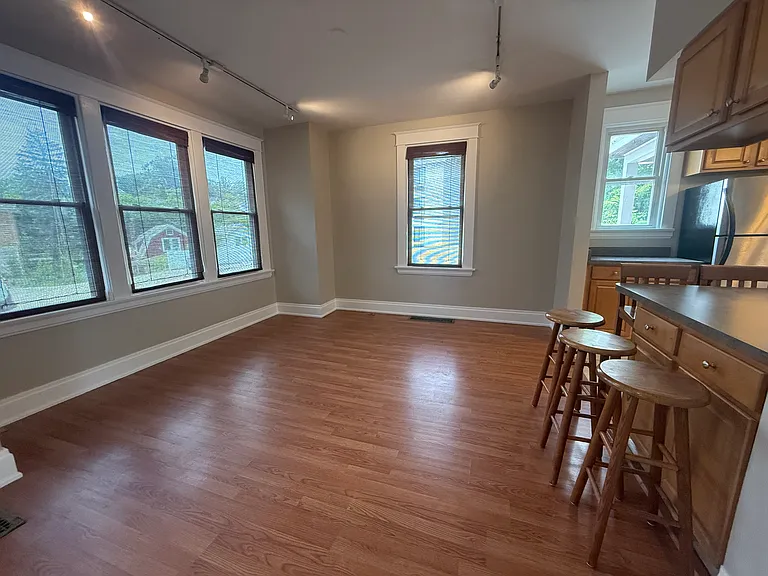 1013 Delta Ave — Photo 4