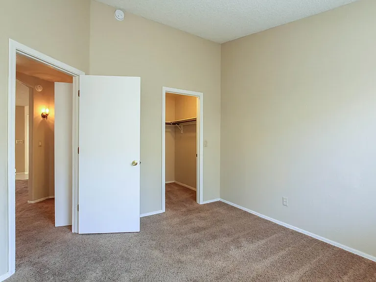 8864 W Morningside Dr — Photo 12