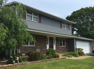 4157 Old Homestead Rd, Syracuse, NY 13215