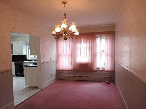 5th image of 145 Davison Ave