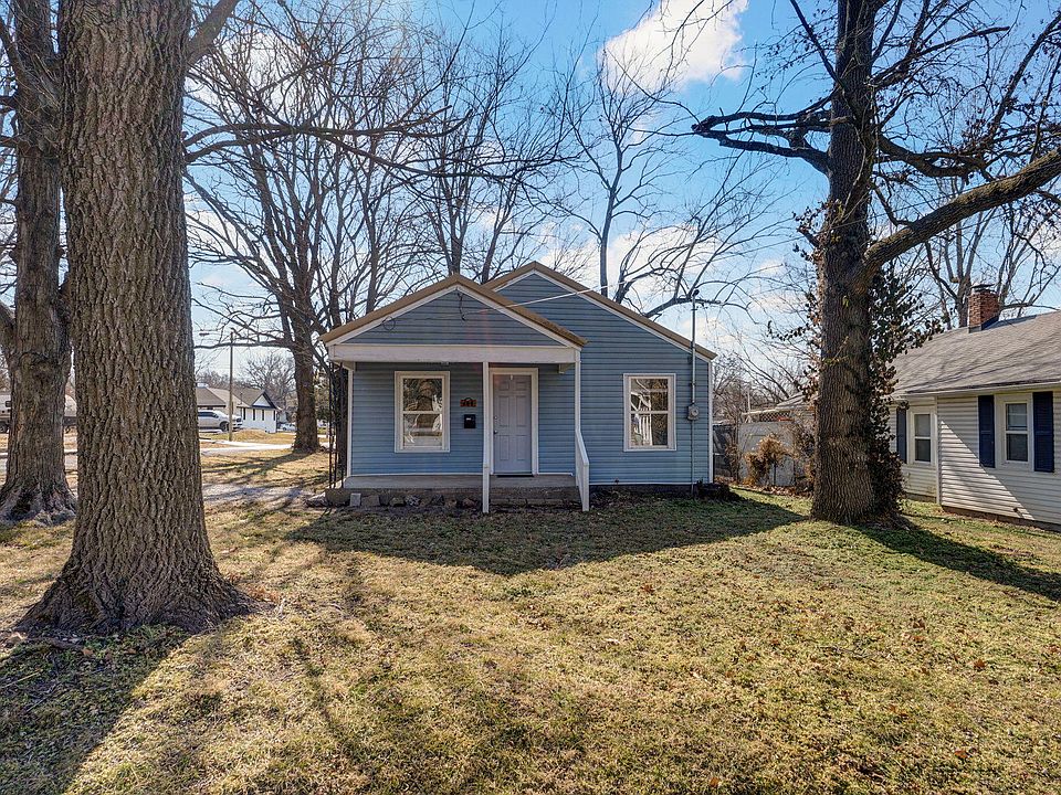 1st image of 800 W Della Street