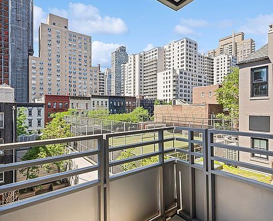 5th image of 360 E 88th St APT 4B