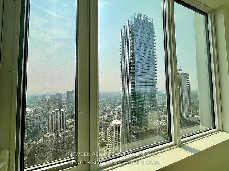 11 Yorkville Ave #3610 — Photo 26