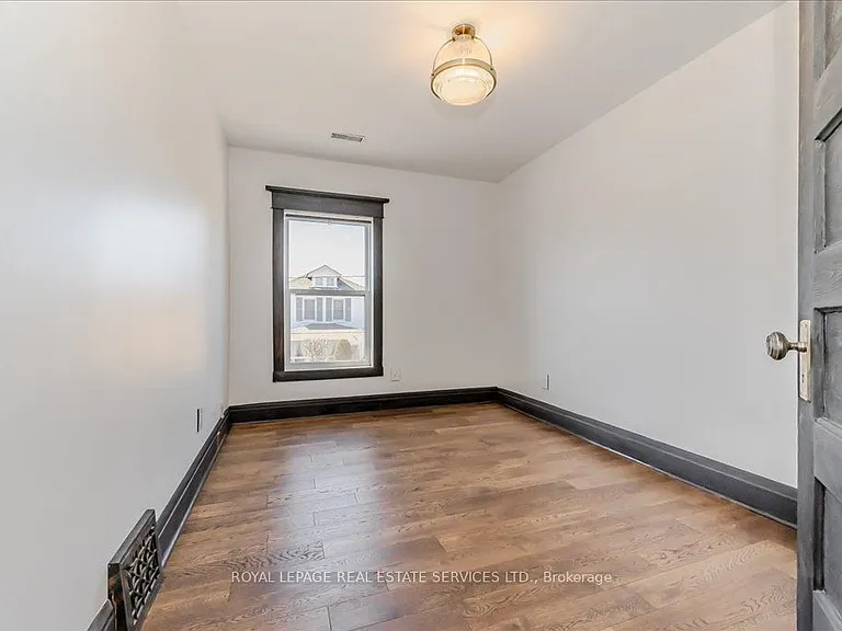 97 Glenmorris St — Photo 24
