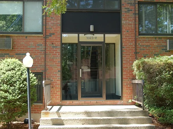 1323 Worcester Rd APT F2, Framingham, MA 01701