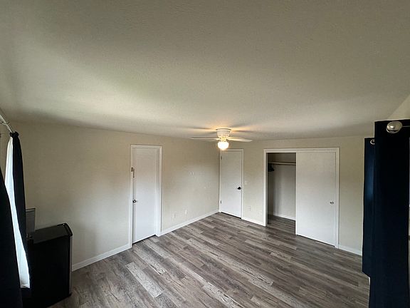 2nd image of 3670 S Hillcrest Dr
