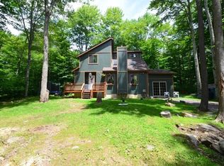 100 Safro Ct, Pocono Lake, PA 18347
