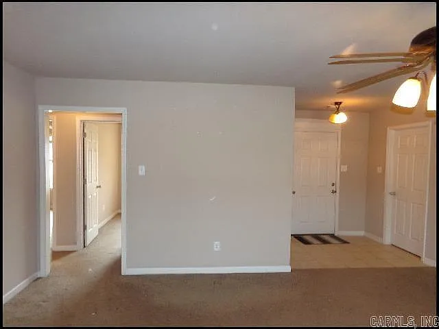 3 bed, 2.0 bath, 1408 sqft, $1,575 — Photo 3