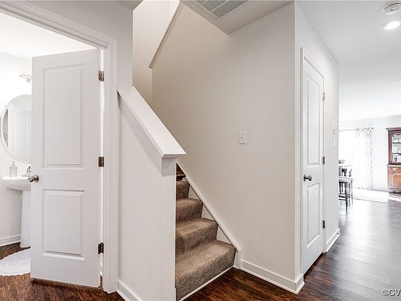 4th image of 3415 New Pasture Ct