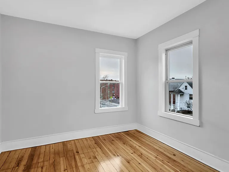 863 Chicopee St #3R — Photo 15