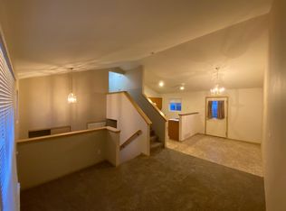 16106 Robin Dr, Omaha, NE 68136