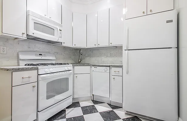 Rented by CitySites Real Estate Group | media 9