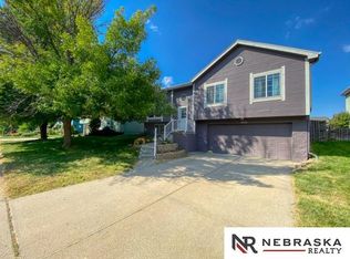 18702 Allan St, Omaha, NE 68135