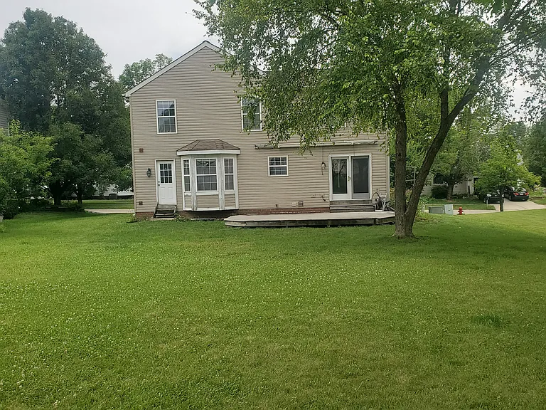 5865 Stillwater Dr — Photo 2