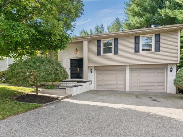 44 Elmcroft Ave, Providence, RI 02908