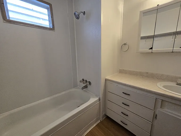 2020 Ua Ave #6 — Photo 6