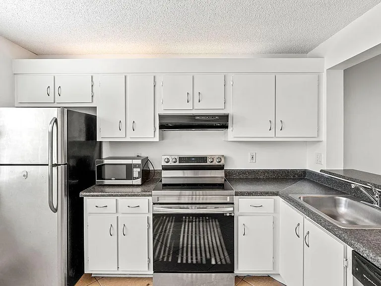 5701 Riverside Dr #106B6 — Photo 13