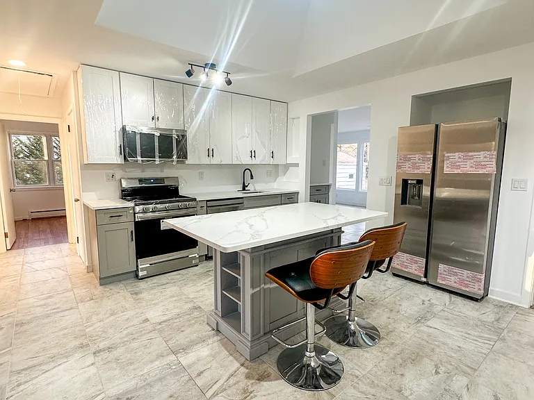36 Roosevelt Ave — Photo 1