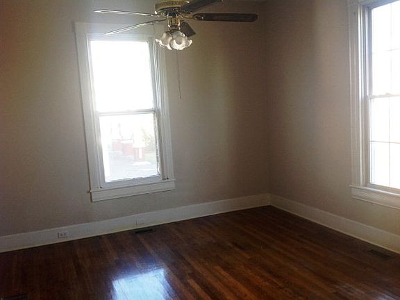 3rd image of 1411 N Main St