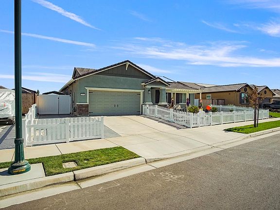 3rd image of 1600 Lantern Way