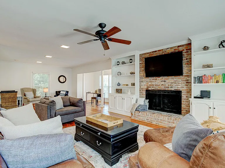 626 Myers Ln — Photo 22