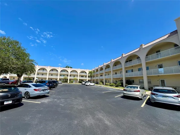 2258 World Parkway Blvd W APT 56, Clearwater, FL 33763