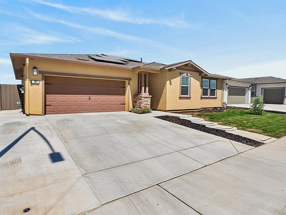 2nd image of 983 Amador Ave