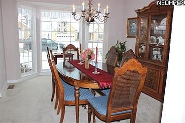 4th image of 39217 Hawthorne Dr