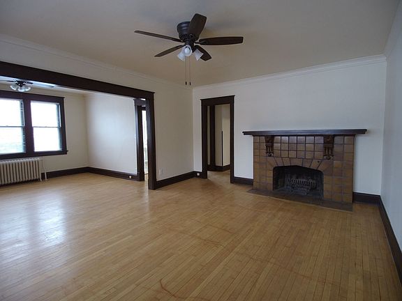 5th image of 3059 N Maryland Ave #9954826F5