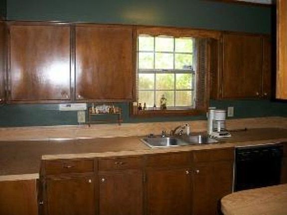 4th image of 425 Birchwood Dr