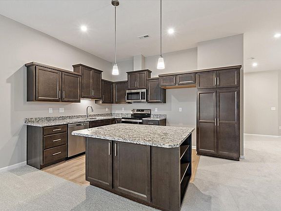 4th image of 566 Foxhill Dr #12-302