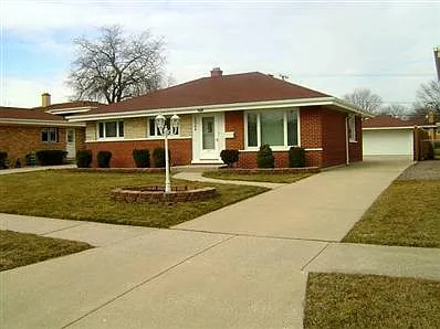 2544 Kensington Ave photo 1