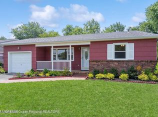 15 Westbrook Dr, Toms River, NJ 08757