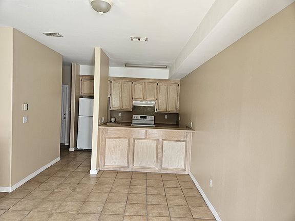 2nd image of 2413 N J St APT 3
