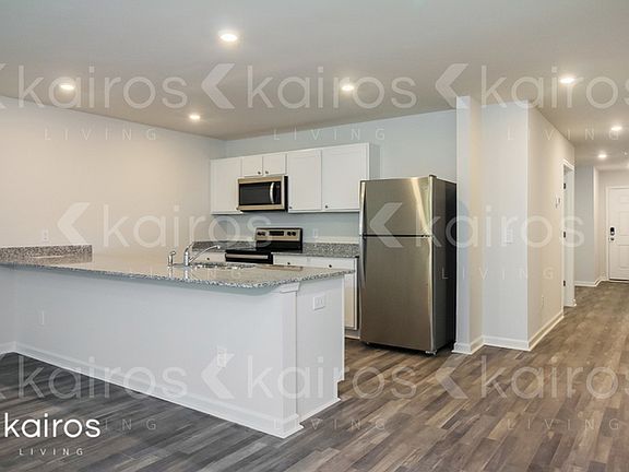 4th image of 717 Windy Woods Ct SE