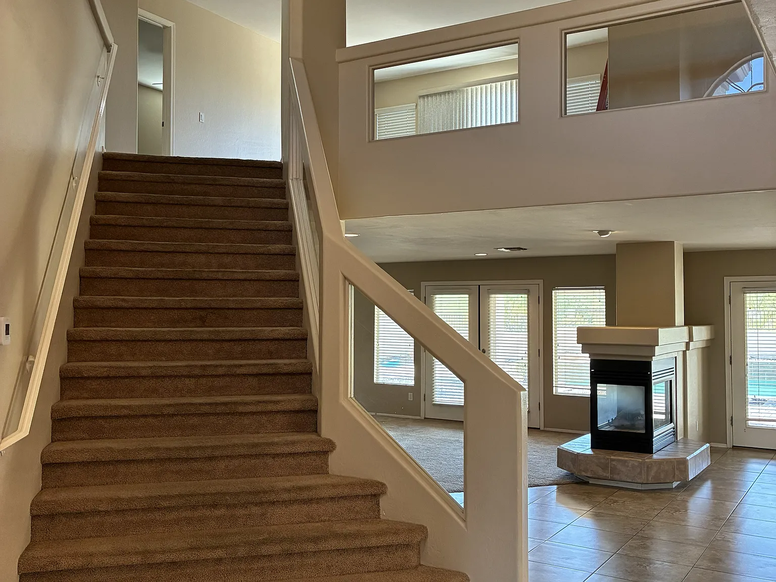 4 bed, 2.5 bath, 3098 sqft, $3,195 — Photo 3