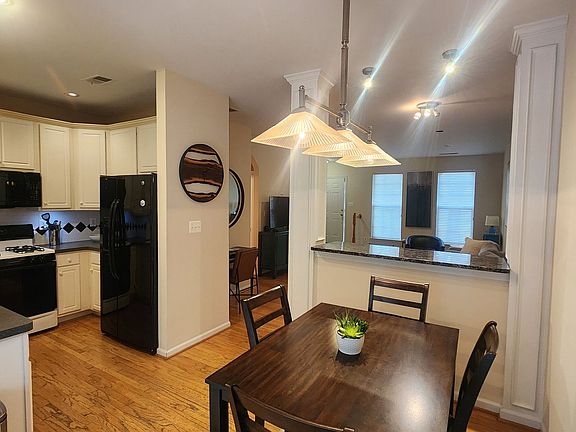 5th image of 5060 Donovan Dr